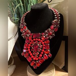 BEAUTIFUL FASHION NECKLACE